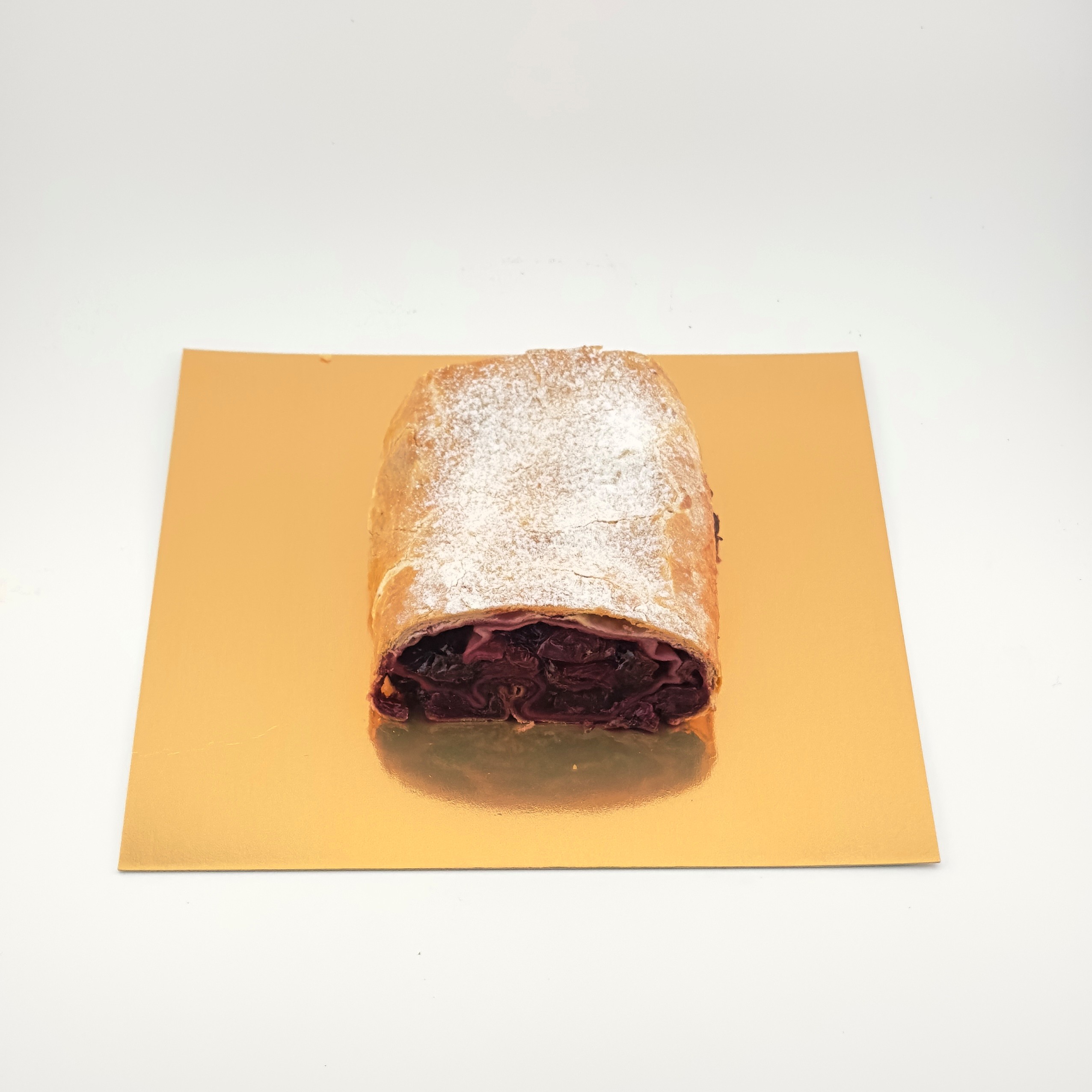 Штрудель з вишнею ваг